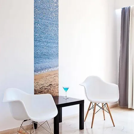 Acqua Vatos Santorini Kamári